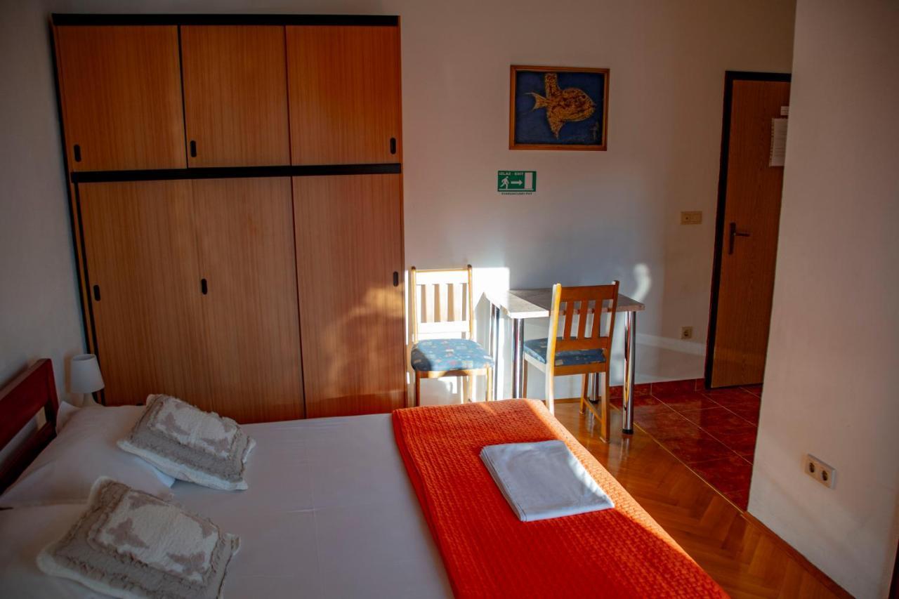 Apartments Lile By The Sea, Celina Zavode Extérieur photo